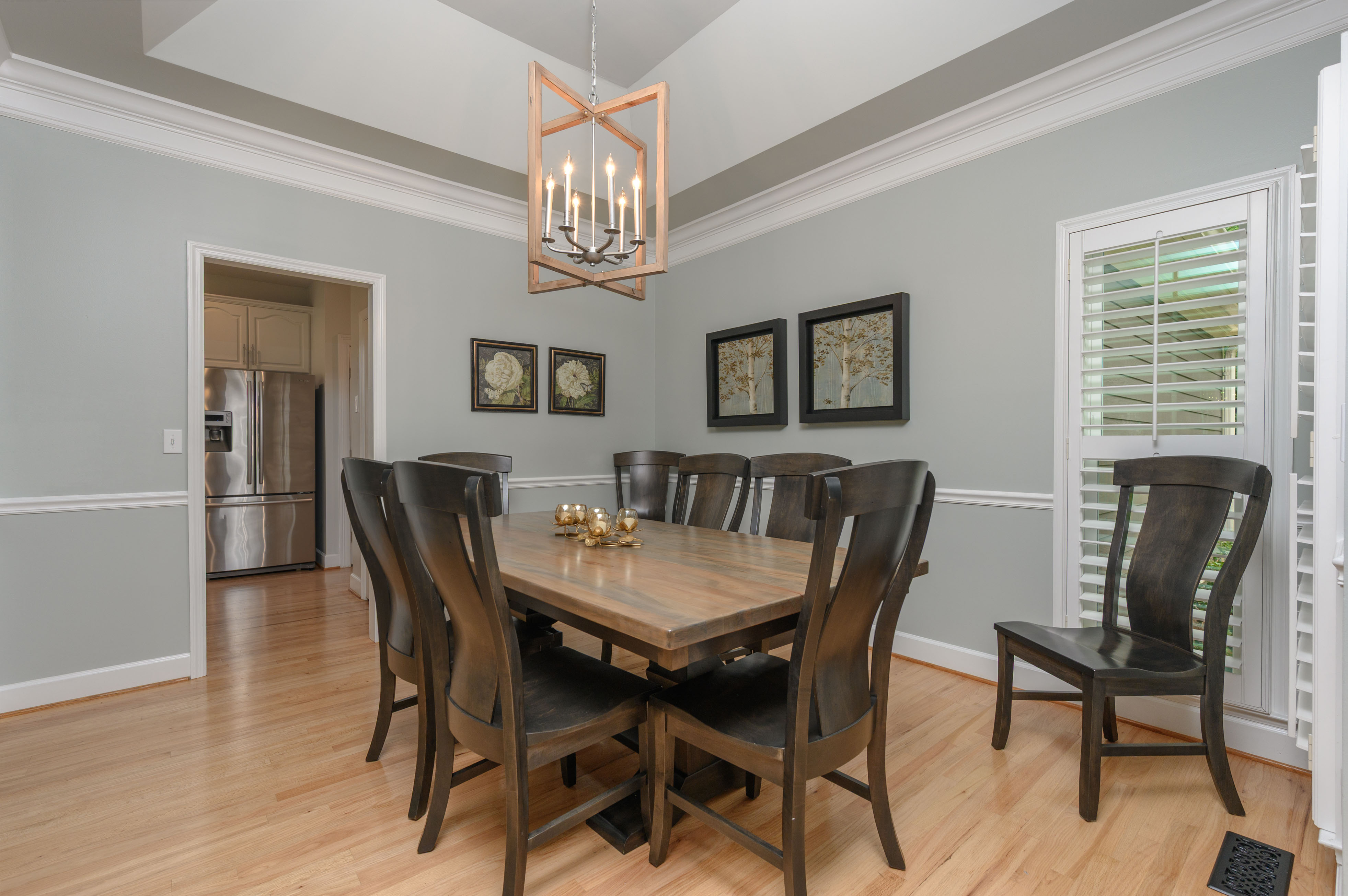 124 Oakton North image 4